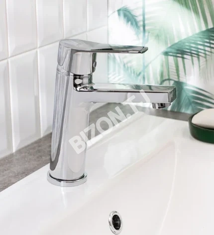 Смеситель для умывальника BOOU B8246-1 с коротким гусаком 2