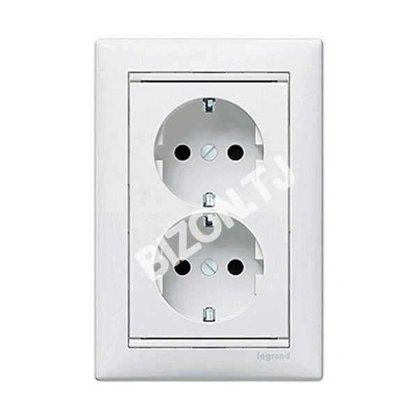Розетка 2*2К+3, LEGRAND VALENA, 774400, белая